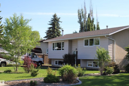 2007 67 Street, Edmonton, AB 