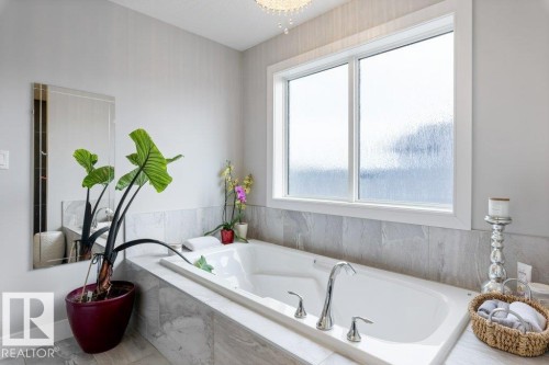 24 Elise Place, St. Albert, AB - Indoor Photo Showing Bathroom