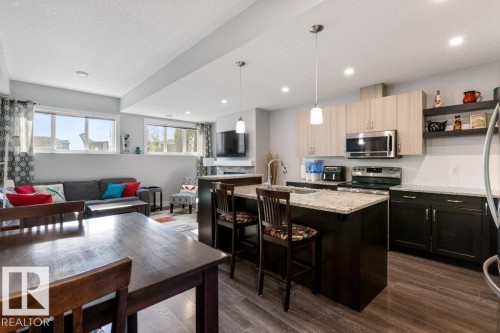 24 Elise Place, St. Albert, AB - Indoor Photo Showing Kitchen With Upgraded Kitchen