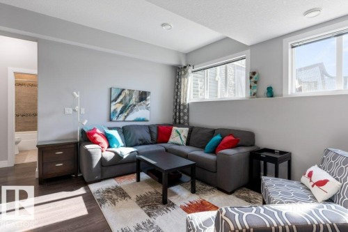 24 Elise Place, St. Albert, AB - Indoor Photo Showing Living Room