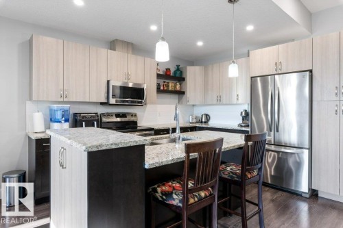 24 Elise Place, St. Albert, AB - Indoor Photo Showing Kitchen With Upgraded Kitchen