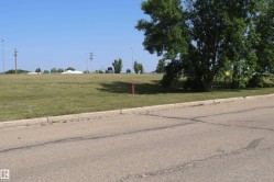 4210 50A Ave Stettler Town, AB T4K 1A2