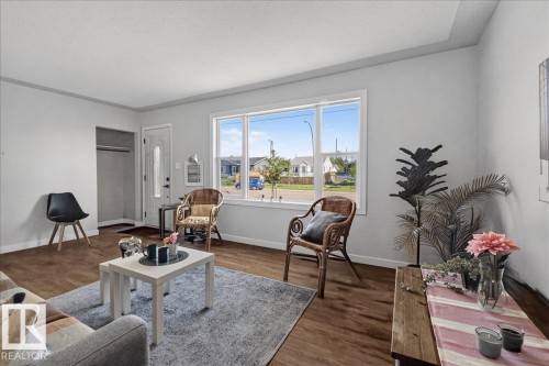 7807 128 Avenue, Edmonton, AB 