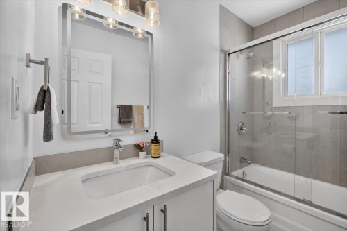 7807 128 Avenue, Edmonton, AB 