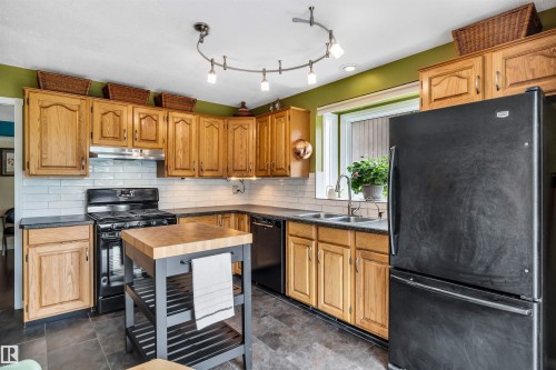17941 57 Avenue, Edmonton, AB 