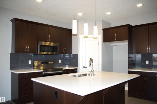 17615 77 Street, Edmonton, AB 