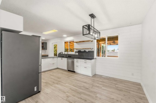 4227 40 Avenue, Stony Plain, AB 