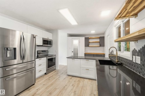 4227 40 Avenue, Stony Plain, AB 