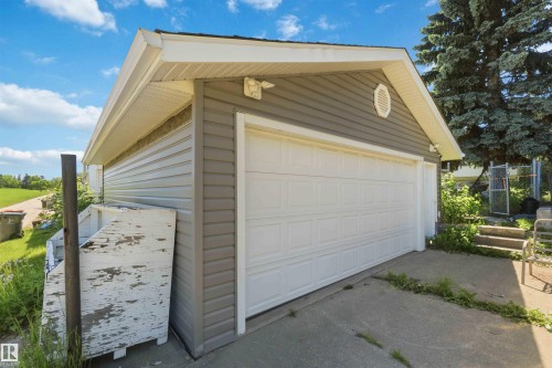 4227 40 Avenue, Stony Plain, AB 