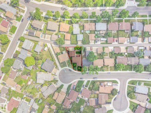 Property located on a cul-de-sac street within a residential neighborhood featuring mature trees and paved streets - 17237 104 Street, Edmonton, AB 