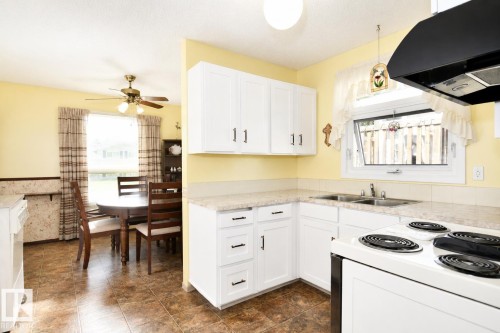 5012 57 Avenue, Leduc, AB 