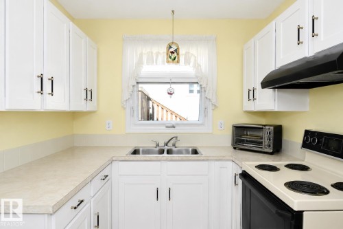 5012 57 Avenue, Leduc, AB 