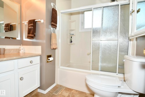5012 57 Avenue, Leduc, AB 