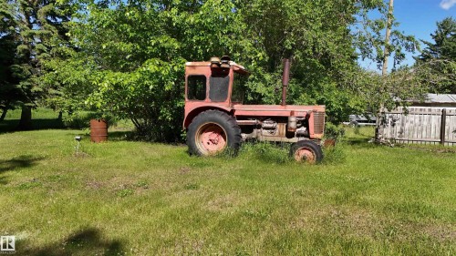 Image quality insufficient for description - 5416 51 Avenue, Andrew, AB 