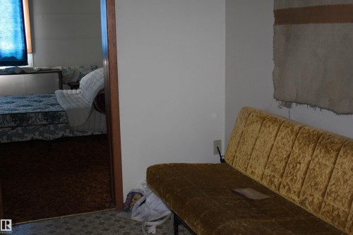 Image quality insufficient for description - 5416 51 Avenue, Andrew, AB - Indoor