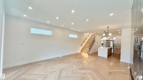11712 122 Street, Edmonton, AB - Indoor