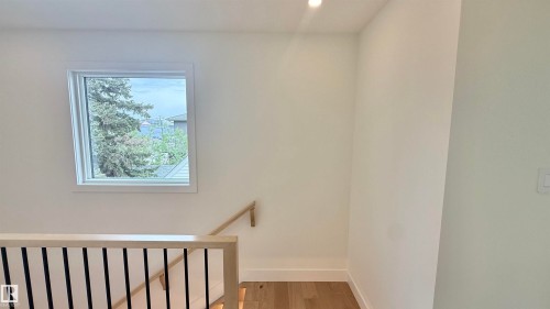 11712 122 Street, Edmonton, AB - Indoor Photo Showing Other Room