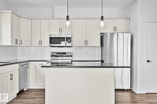 4803 53 Avenue, Thorsby, AB - Indoor Photo Showing Kitchen With Upgraded Kitchen
