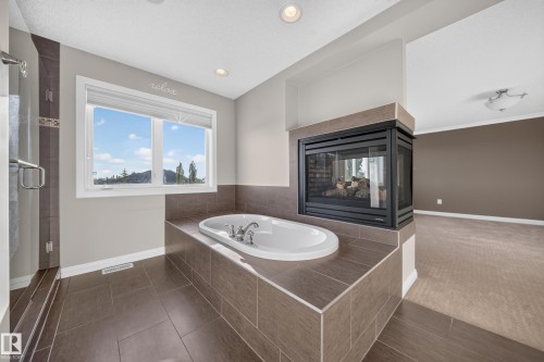 2273 Warry Loop, Edmonton, AB 