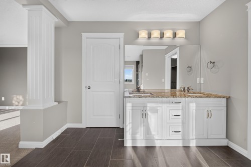 2273 Warry Loop, Edmonton, AB 
