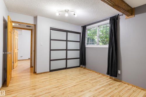 11 Northwoods Village, Edmonton, AB 