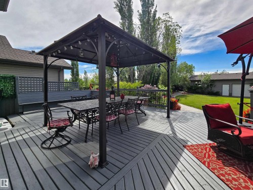 Expansive outdoor deck featuring composite decking in a light gray finish - 704 Wildwood Point(E), Edmonton, AB 