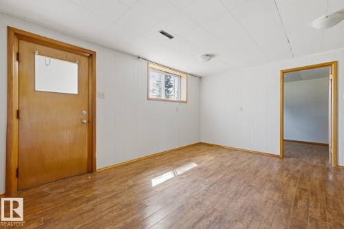 12832 89 Street, Edmonton, AB 