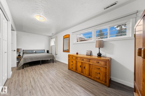 9326 158 Street, Edmonton, AB 
