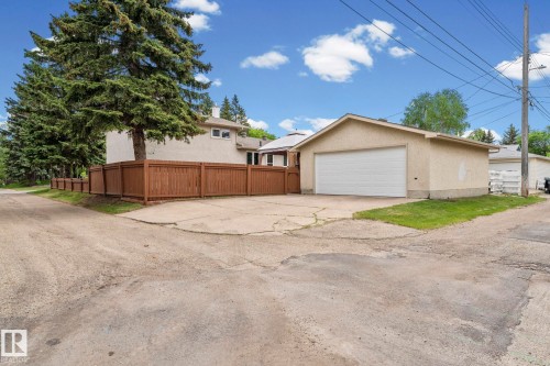 9326 158 Street, Edmonton, AB 