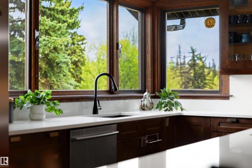13850 Ravine Drive, Edmonton, AB - Indoor