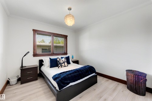 13850 Ravine Drive, Edmonton, AB - Indoor Photo Showing Bedroom