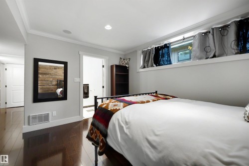 13850 Ravine Drive, Edmonton, AB - Indoor Photo Showing Bedroom