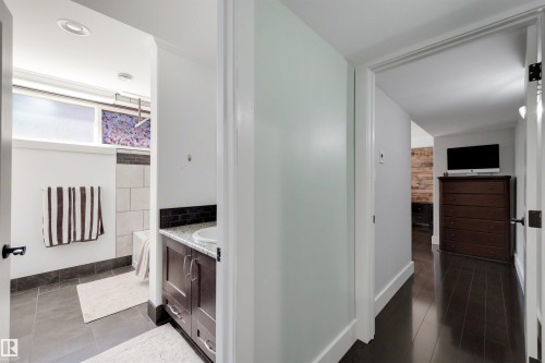 13850 Ravine Drive, Edmonton, AB - Indoor Photo Showing Other Room
