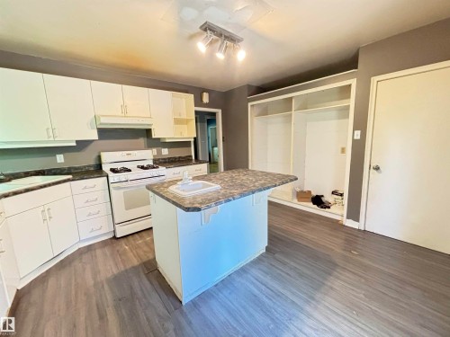 6713 106 Street Nw, Edmonton, AB 