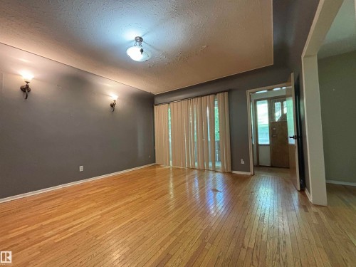 6713 106 Street Nw, Edmonton, AB 