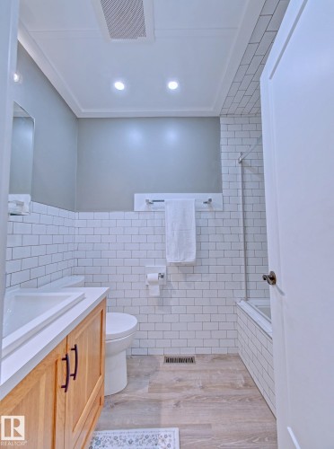 Main 4PC Bath - 5007 47 Street, Lamont, AB 