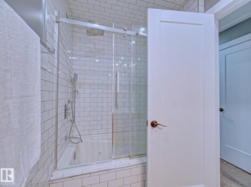 Main 4PC Bath - 5007 47 Street, Lamont, AB 