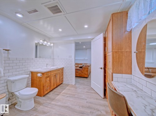 Lower 3PC Bath - 5007 47 Street, Lamont, AB 