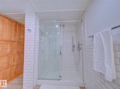 Lower 3PC Bath - 5007 47 Street, Lamont, AB 