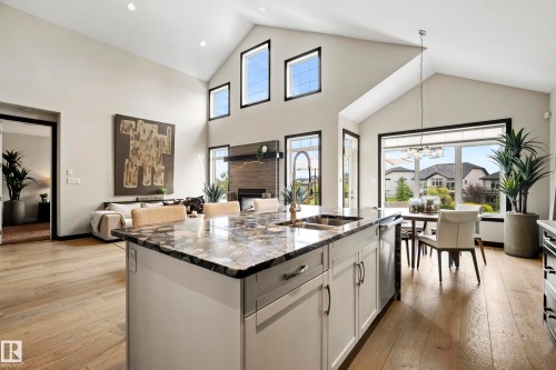 1121 Adamson Drive, Edmonton, AB 