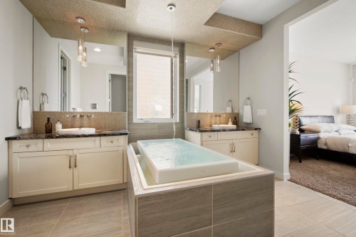 1121 Adamson Drive, Edmonton, AB 