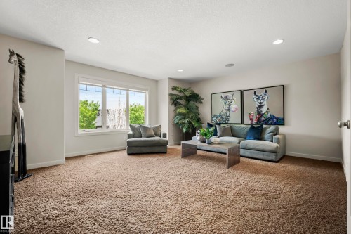 1121 Adamson Drive, Edmonton, AB 