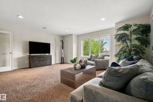 1121 Adamson Drive, Edmonton, AB 