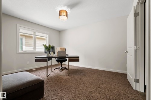 1121 Adamson Drive, Edmonton, AB 
