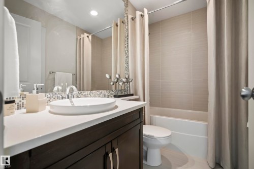 1121 Adamson Drive, Edmonton, AB 