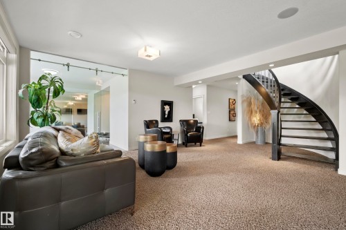 1121 Adamson Drive, Edmonton, AB 