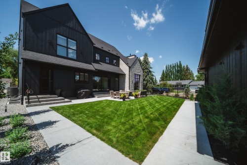 9135 141 Street, Edmonton, AB 