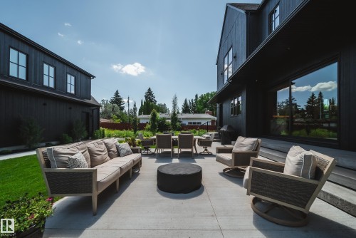9135 141 Street, Edmonton, AB 