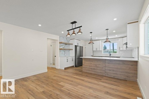 16203 88 Avenue, Edmonton, AB 