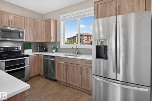 2835 Maple Way, Edmonton, AB 